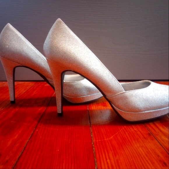 Shoes - Picture 2 of 3